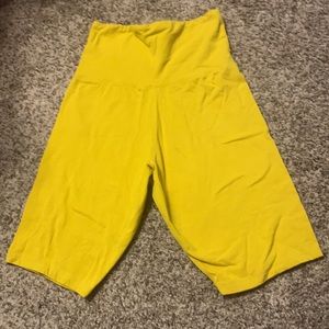 NWOT Secret treasures Mustard yellow sleep/ lounge  shorts size  xs (0-2)